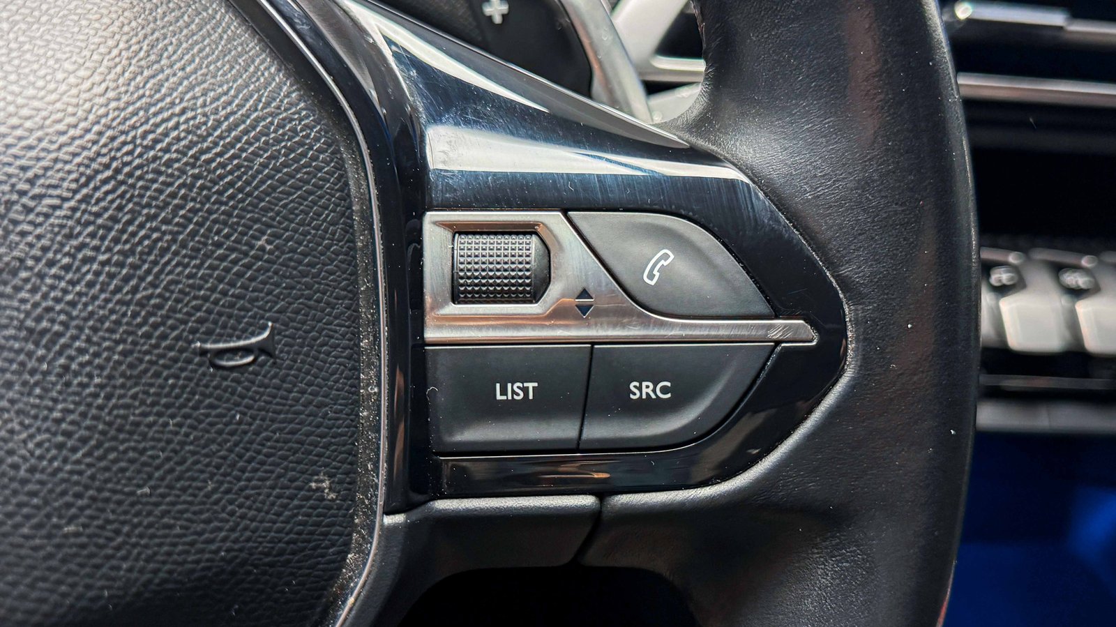Peugeot 3008 Active 1.6 2018 - Imagen 10 de 20