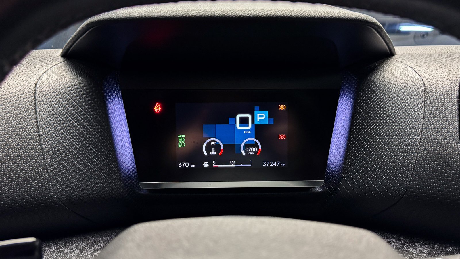 Citroën C4 Shine AT 1.2 2023 - Imagen 8 de 20