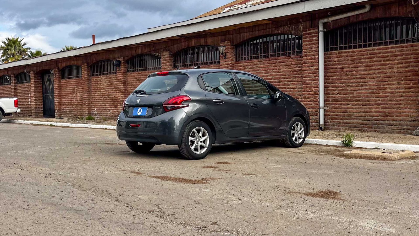 Peugeot 208 Active Pack 1.2 2017 - Imagen 3 de 16