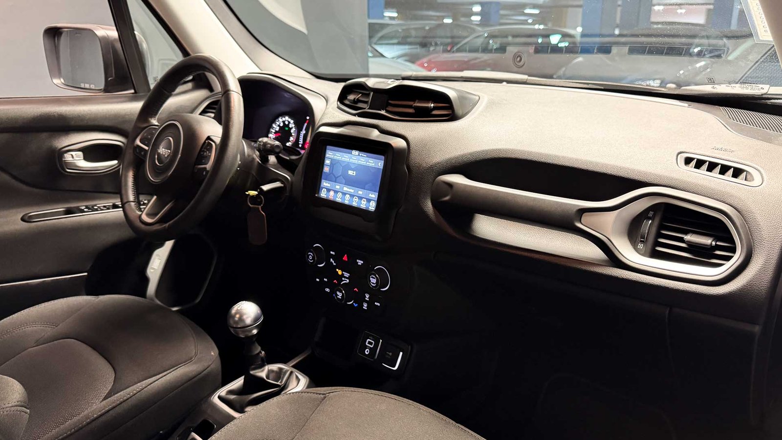 Jeep Renegade Sport LX MT 2023 - Imagen 13 de 20