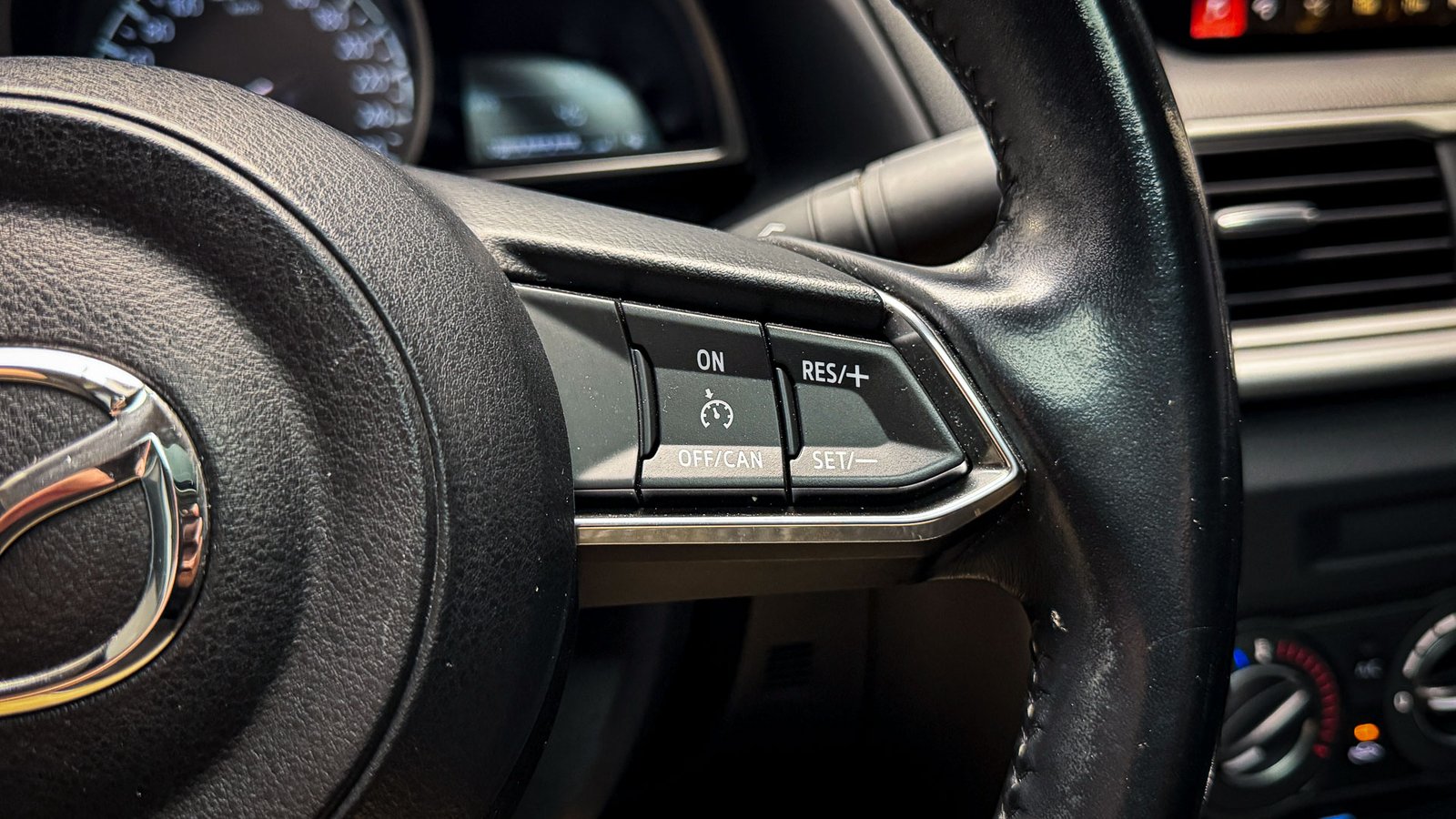Mazda 3 V 2.0 2019 - Imagen 9 de 20