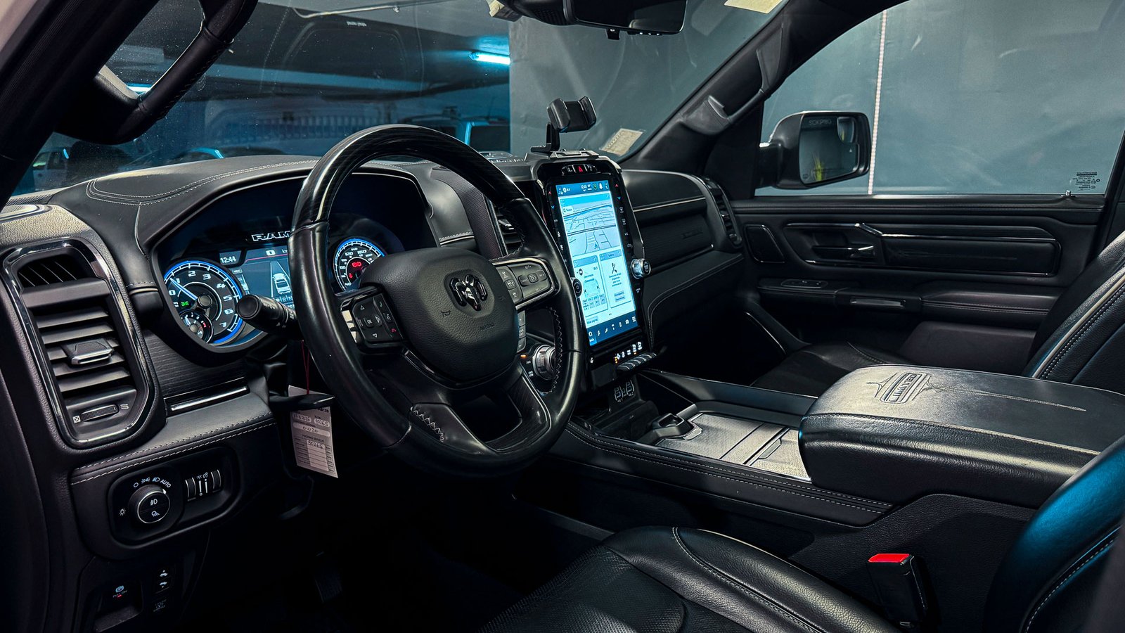 RAM 1500 Limited 4X4 5.7 AT 2022 - Imagen 13 de 20