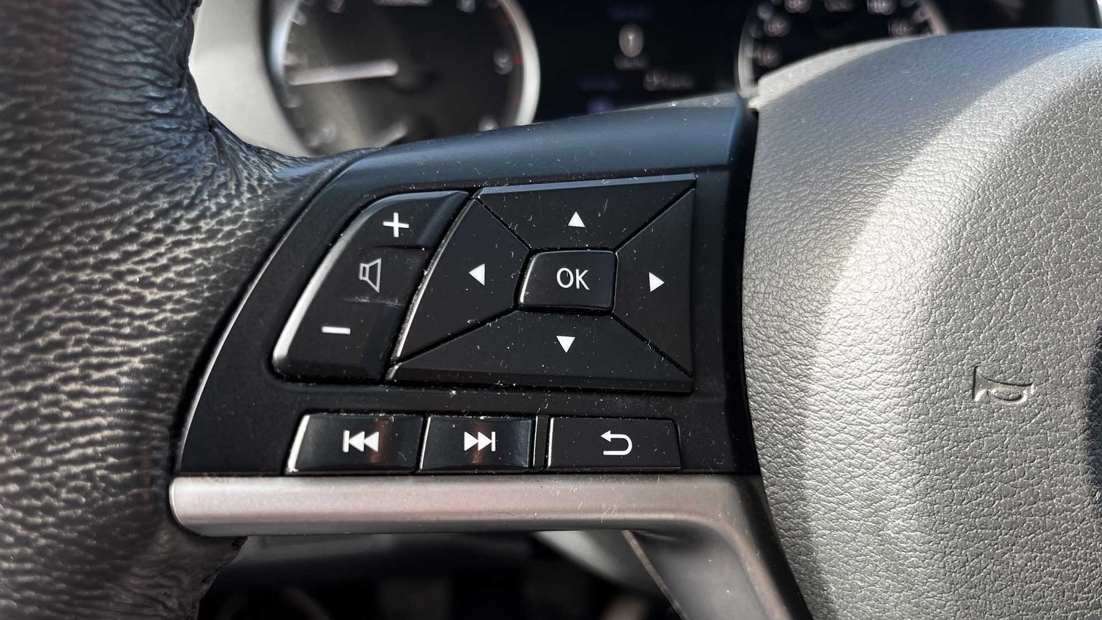 Nissan Navara XE MT 4x2 2.3 2021 - Imagen 7 de 12