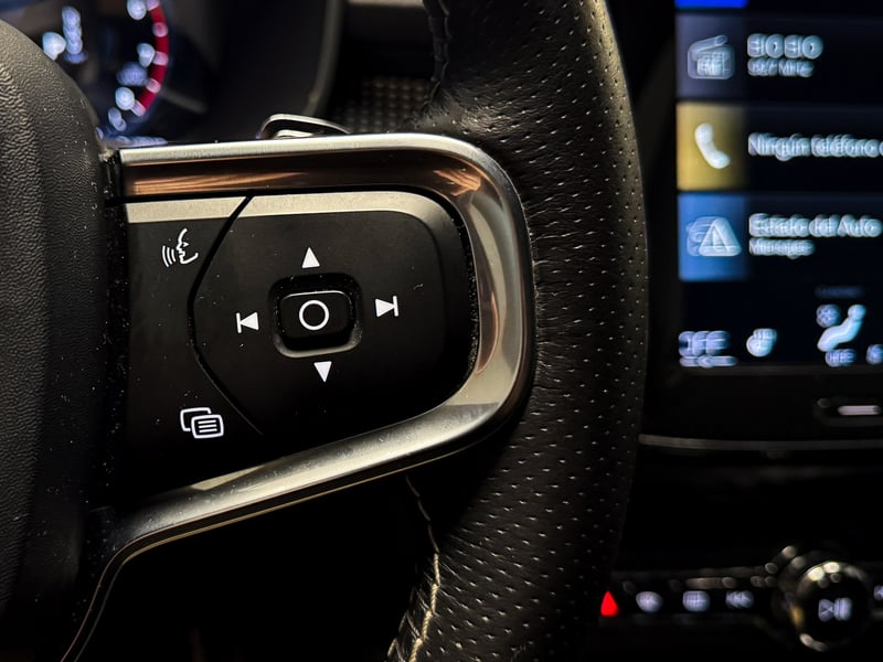 Volvo XC40 T5 R-Design 2.0 2020 - Imagen 10 de 20