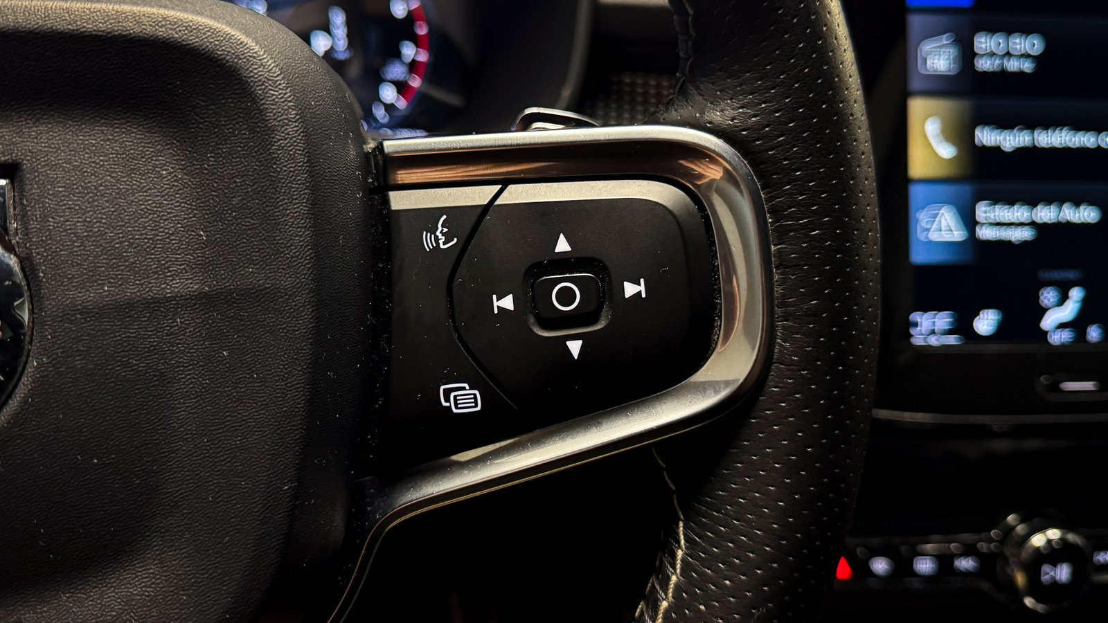 Volvo XC40 T5 R-Design 2.0 2020 - Imagen 10 de 20