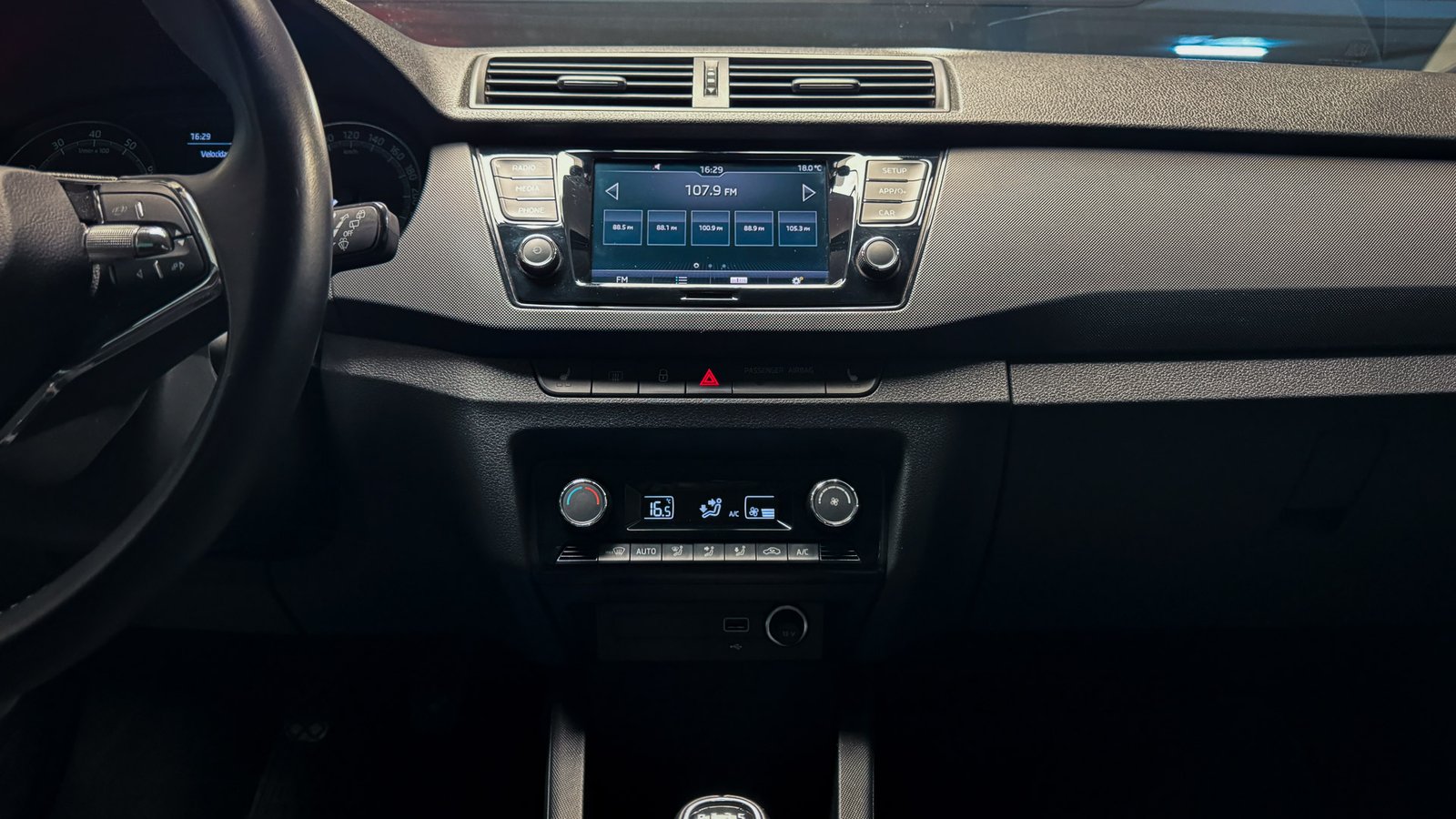 Skoda Fabia HB Ambition 1.0 2021 - Imagen 15 de 20