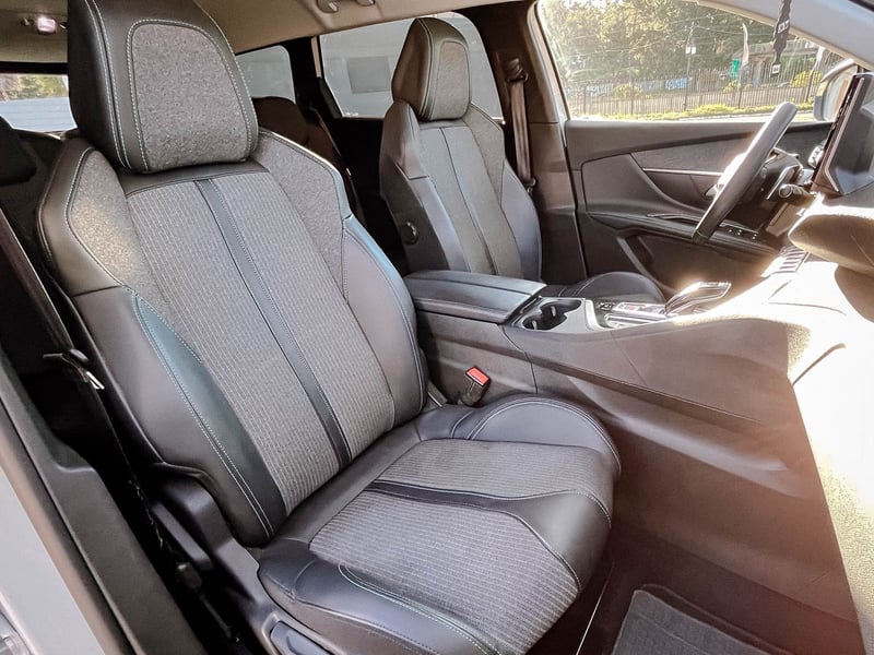 Peugeot 5008 Allure Pack Blue HDI 1.5 2023 - Imagen 20 de 20