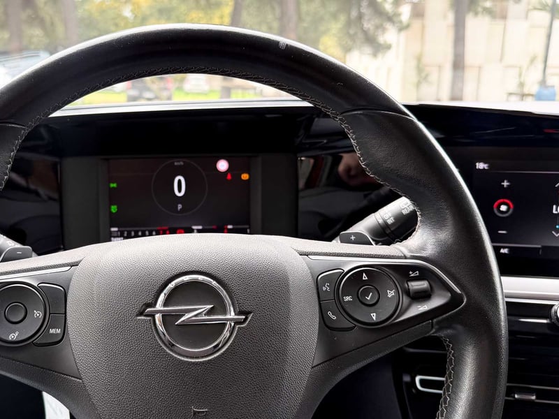 Opel Mokka GS Line 1.2 T AT 2022 - Imagen 7 de 20