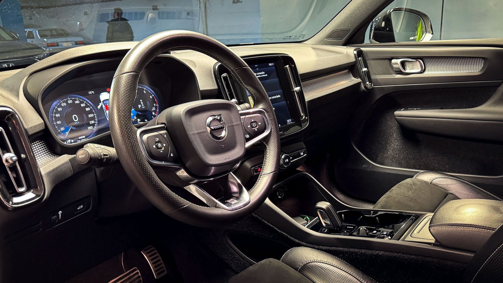 Volvo XC40 T5 R-Design 2.0 2020 - Imagen 11 de 20
