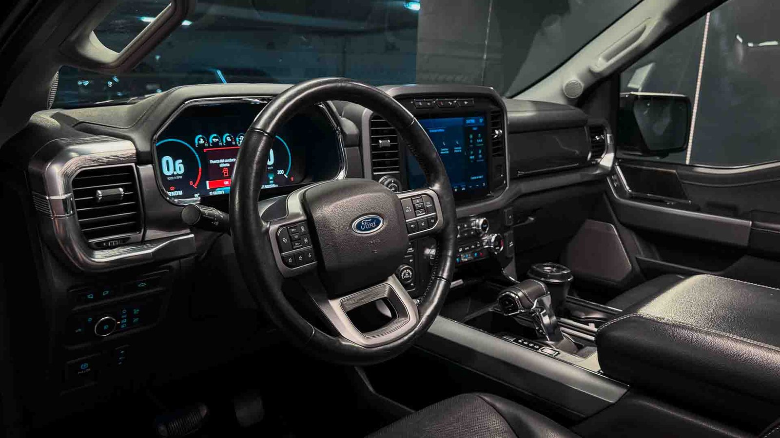 Ford F-150 Lariat Luxury 4WD 2022 - Imagen 13 de 20