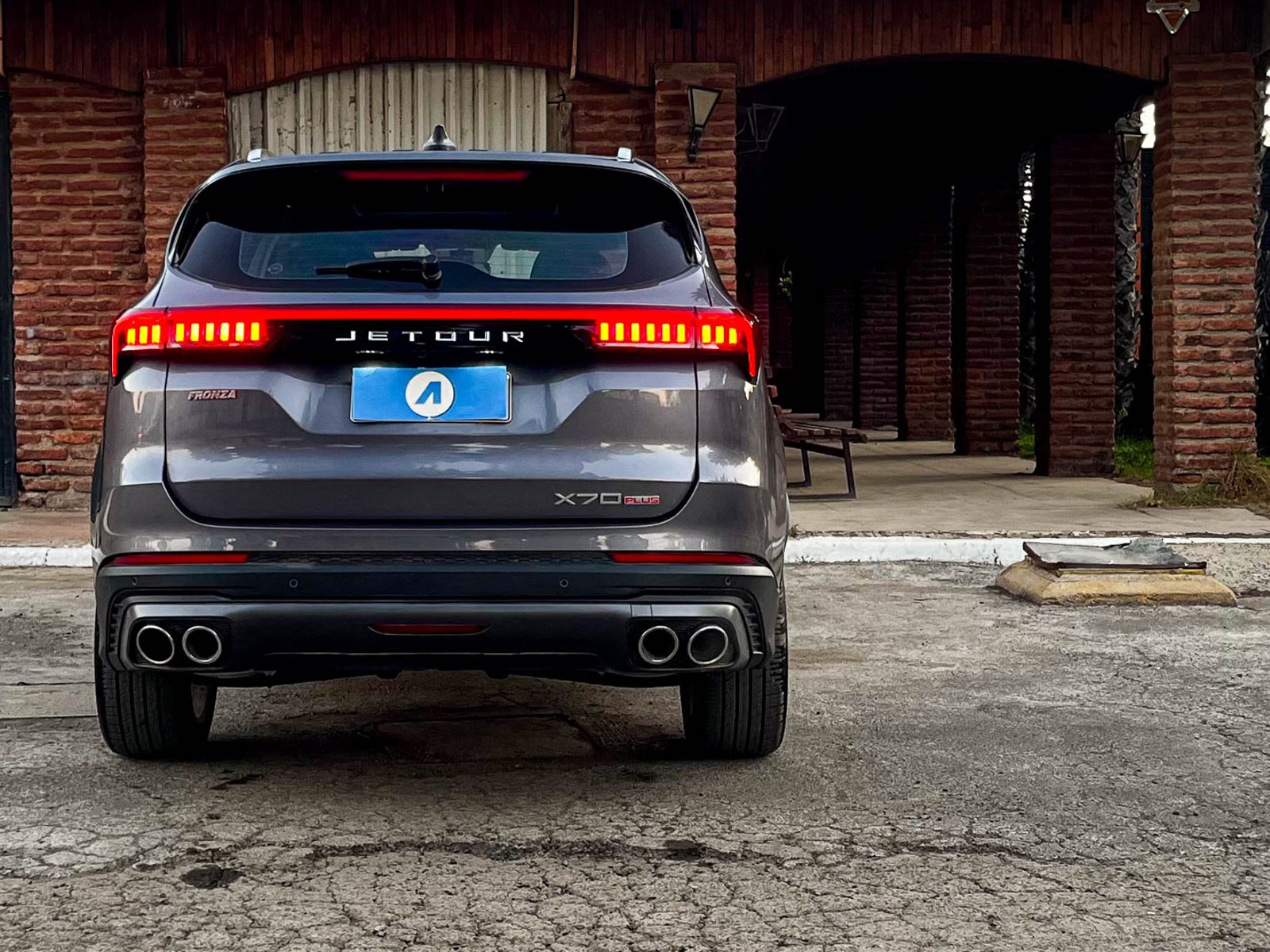 Jetour X70 PLUS LUX 4X2 1.6 AT 2025 - Foto 3 de 20