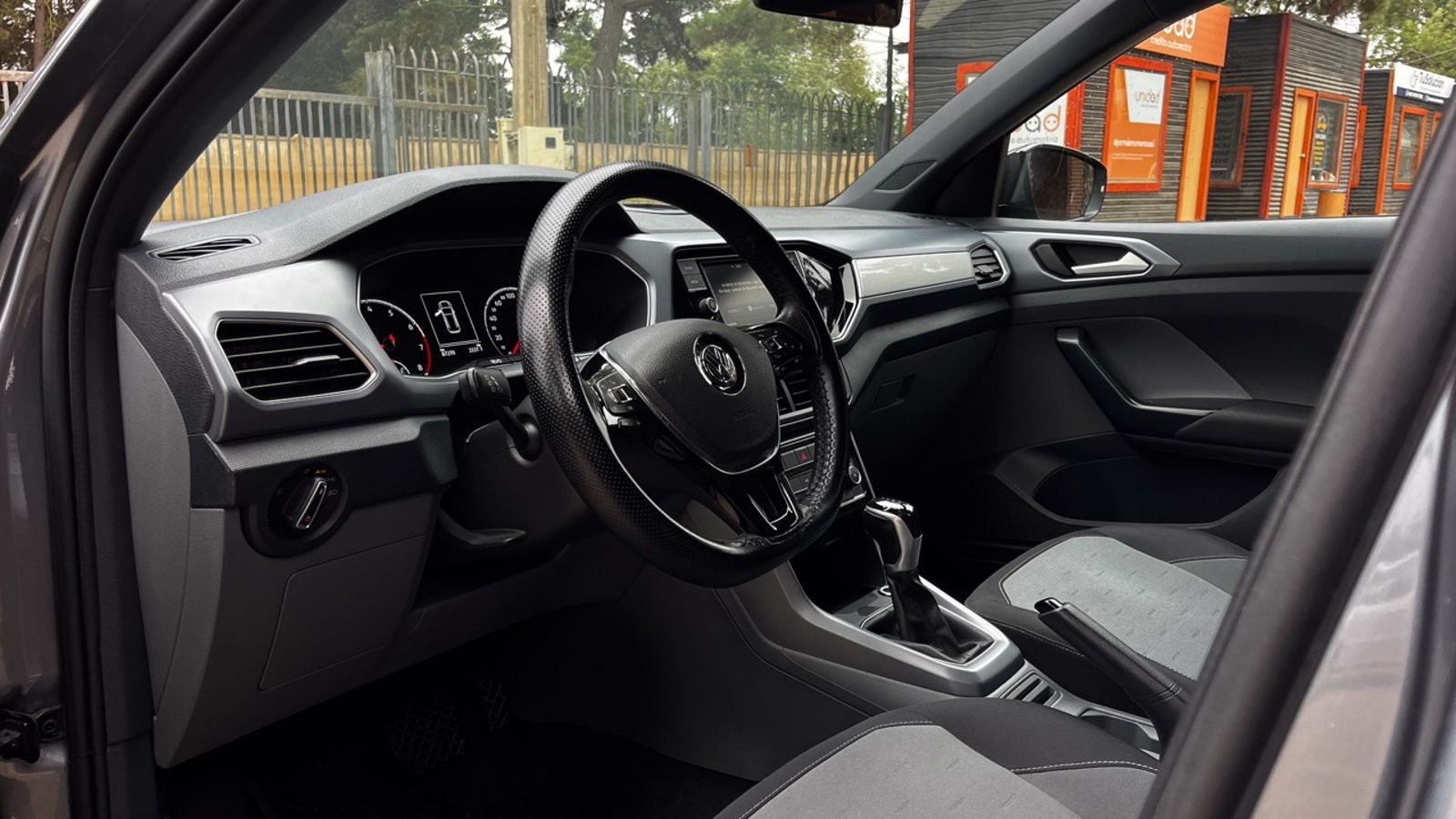 Volkswagen T-Cross Comfortline 1.6 2020 - Imagen 11 de 20