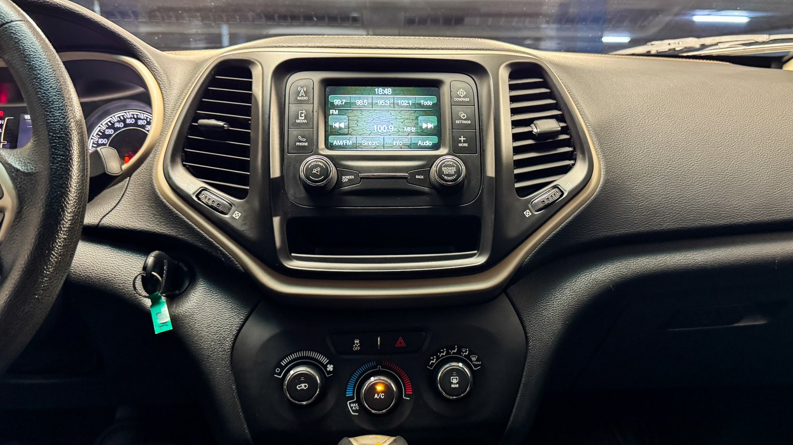 Jeep Cherokee Sport AT 2.4 2017 - Imagen 15 de 20