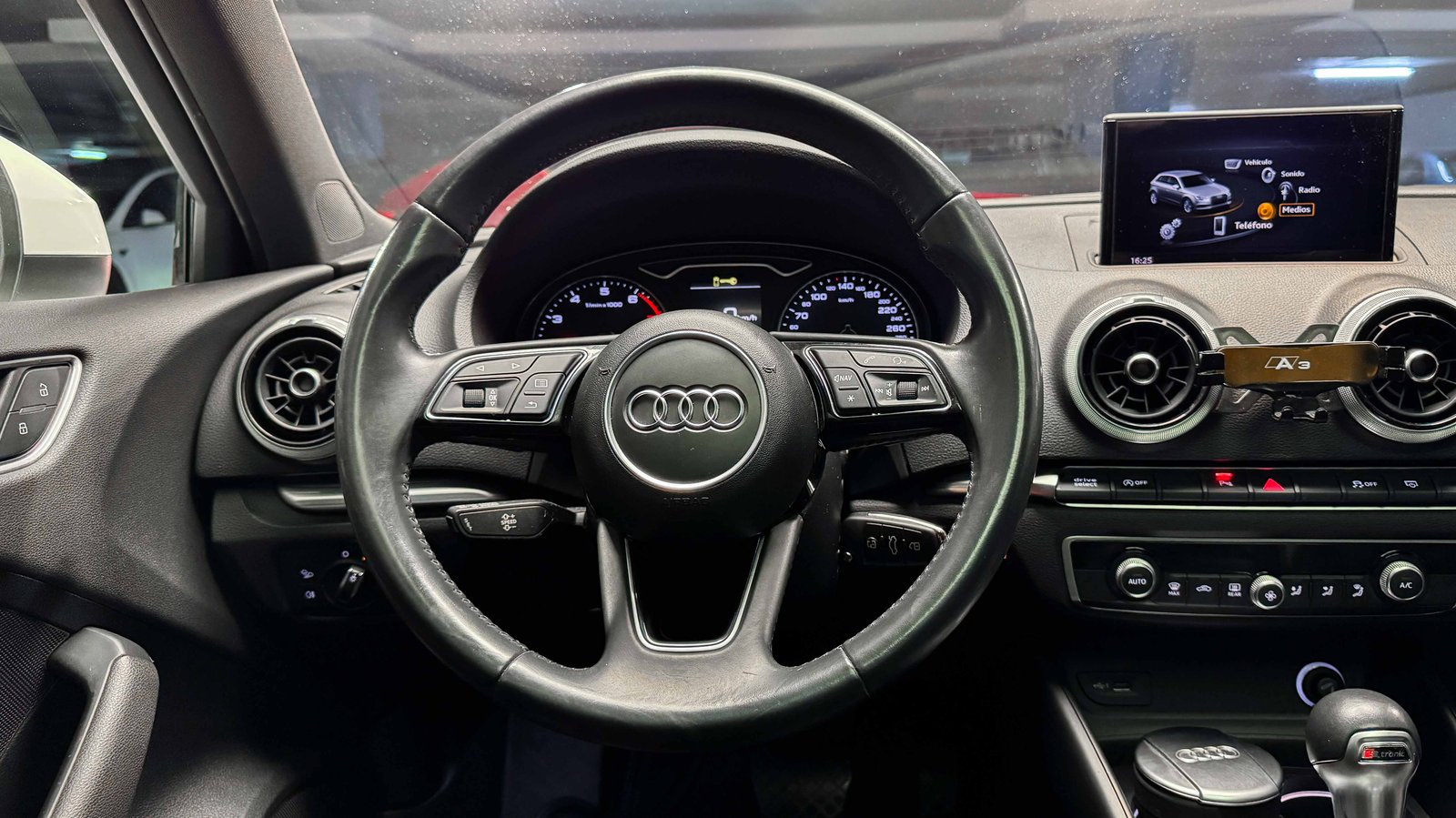 Audi A3 Sportback S-Line 1.4 2018 - Imagen 13 de 20