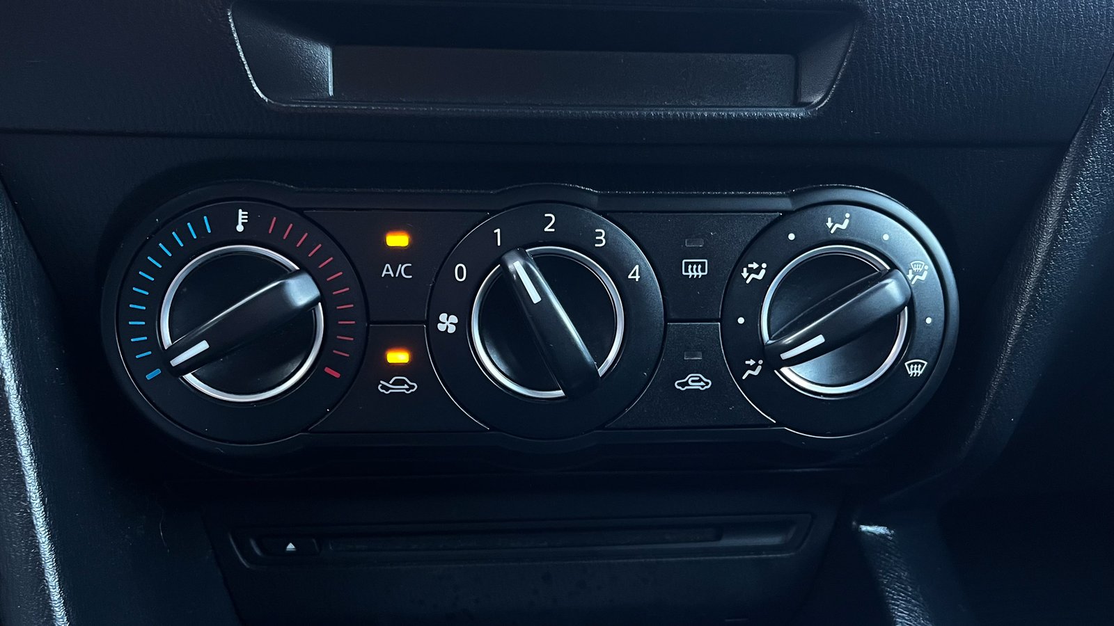 Mazda 3 V 2.0 Sedán MT 2015 - Imagen 17 de 20