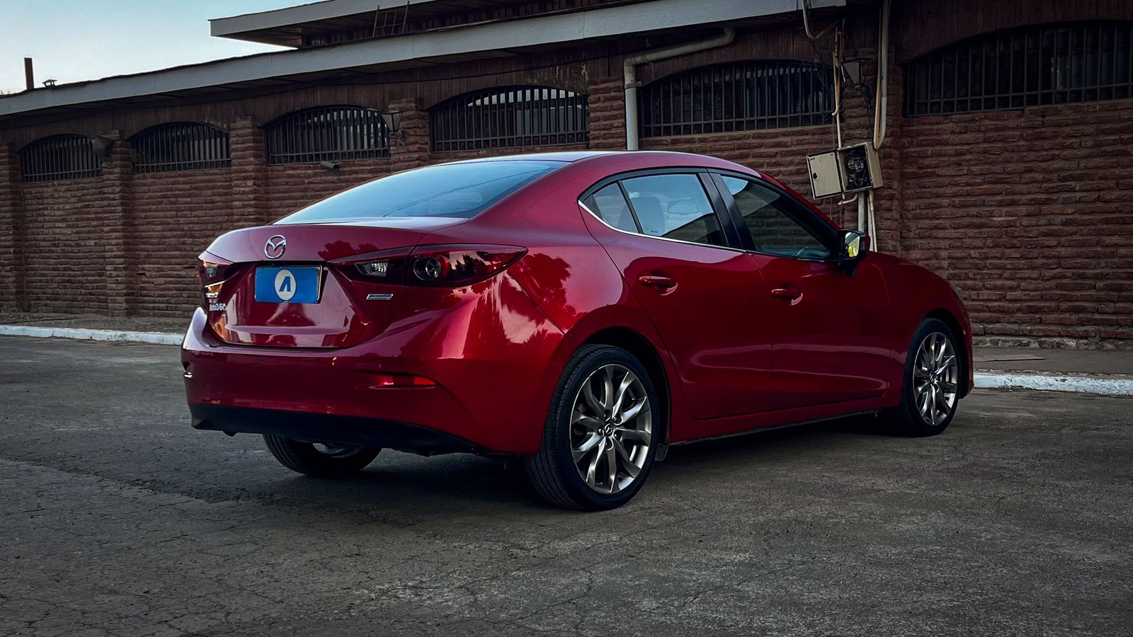 Mazda 3 V 2.0 Sedán MT 2015 - Imagen 4 de 20