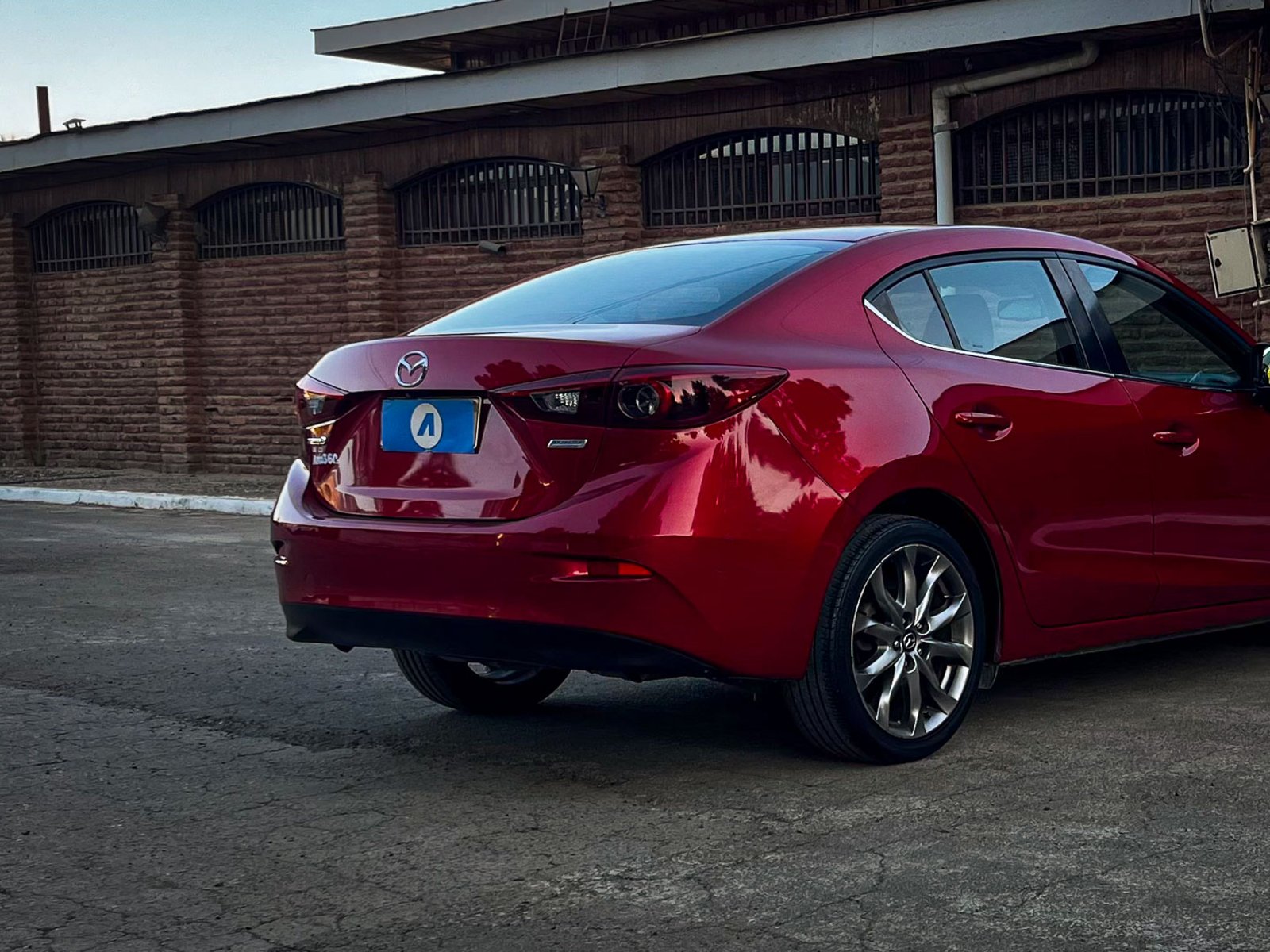 Mazda 3 V 2.0 Sedán MT 2015 - Foto 4 de 20