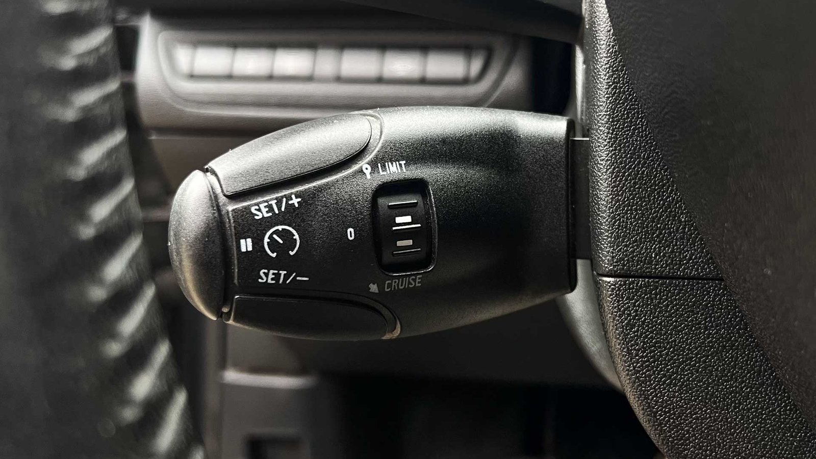 Peugeot 208 Active Pack 1.2 2017 - Imagen 8 de 16