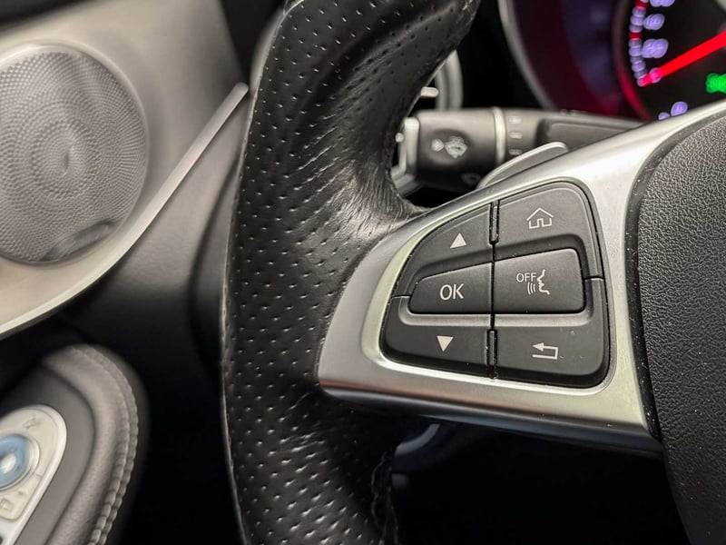 Mercedes-Benz GLC 300 Coupé AMG Line 2019 - Imagen 9 de 20