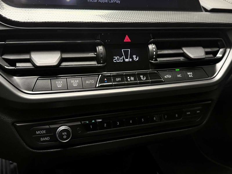 BMW 118i Sport Plus 1.5 2022 - Imagen 18 de 20