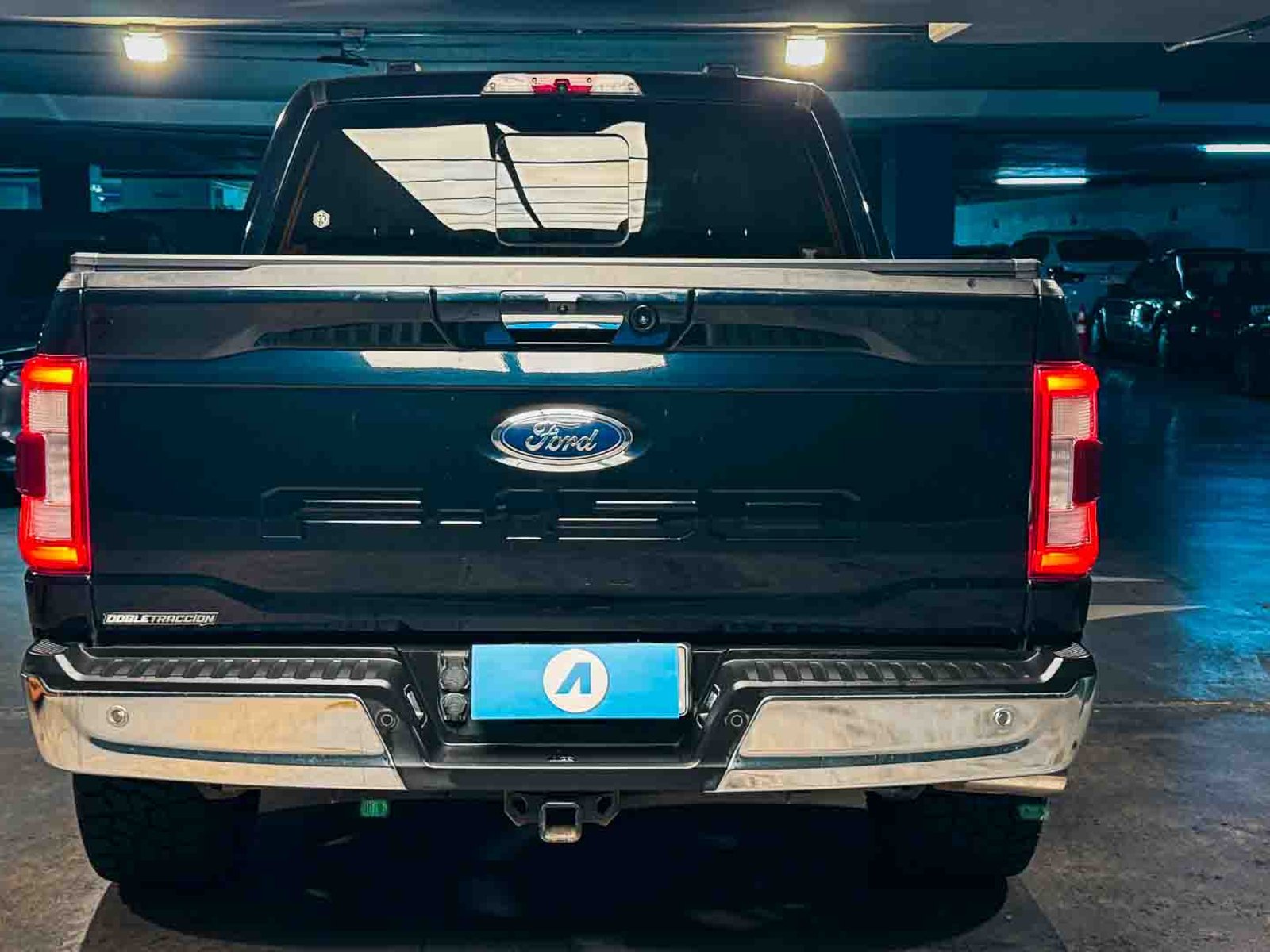 Ford F-150 Lariat Luxury 4WD 2022 - Foto 3 de 20