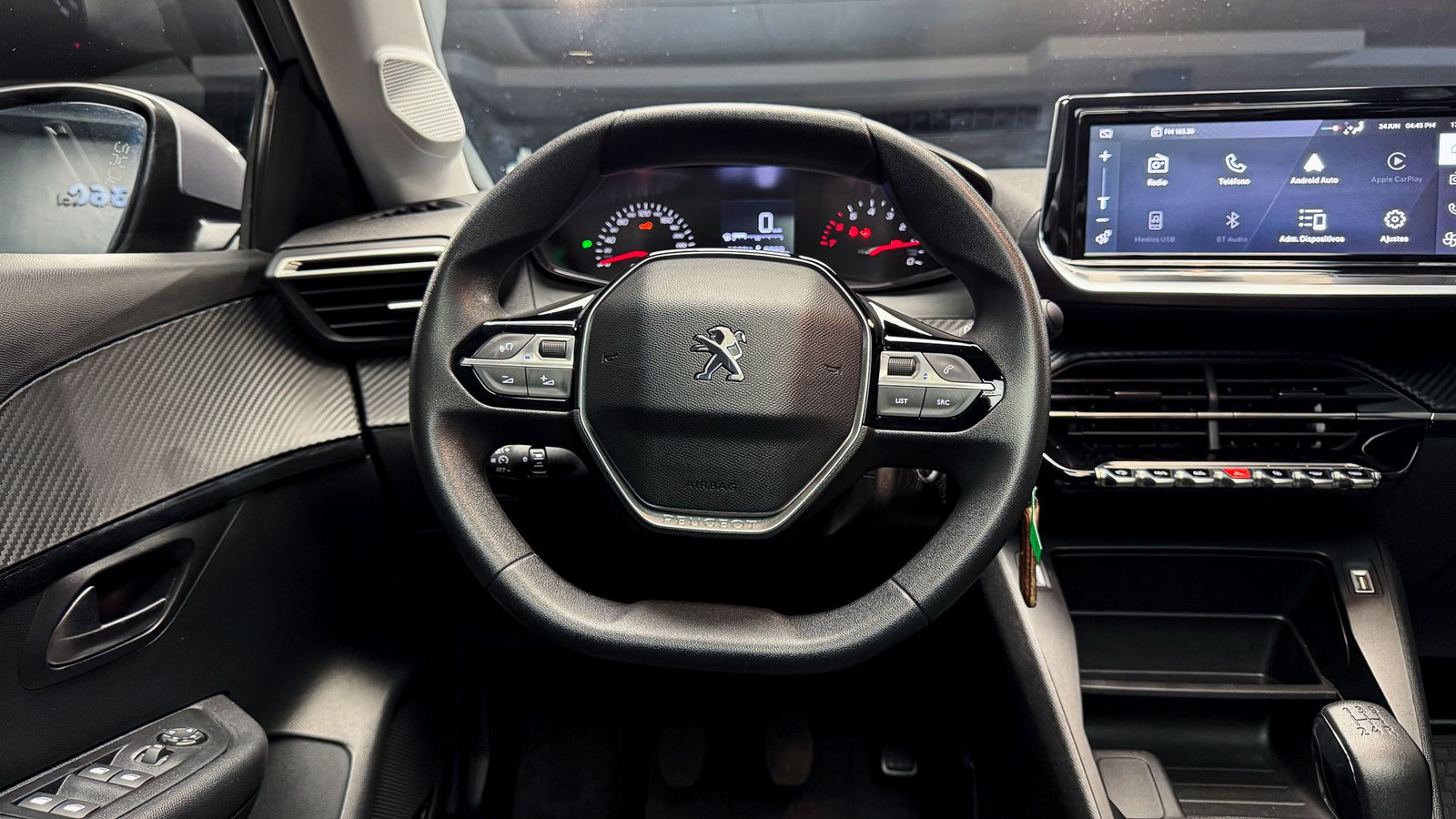 Peugeot 208 Style Puretech 1.2 2023 - Imagen 13 de 20