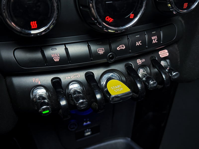 Mini Cooper SE Favoured 2023 - Imagen 18 de 20