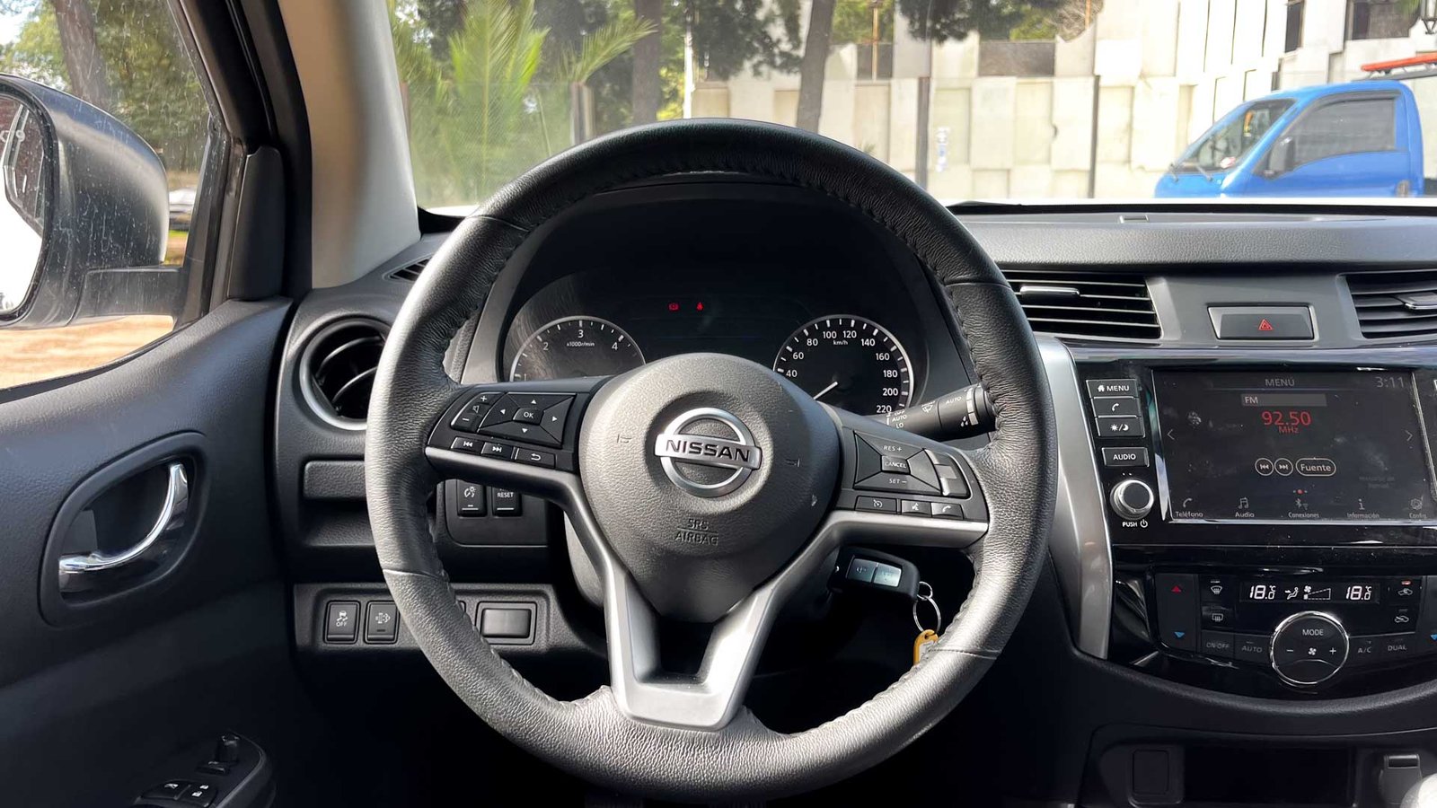 Nissan Navara XE MT 4x2 2.3 2021 - Imagen 10 de 12