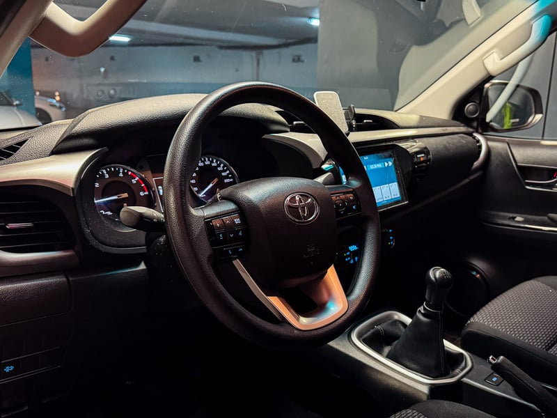 Toyota Hilux SR 4X2 MT 2.4 2025 - Imagen 12 de 20