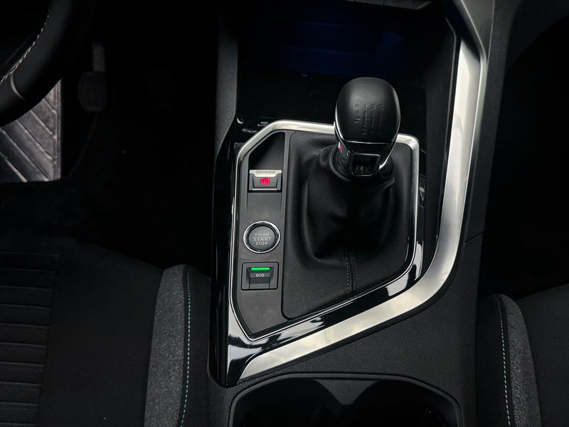Peugeot 3008 Active Pack 1.2 2024 - Imagen 20 de 20