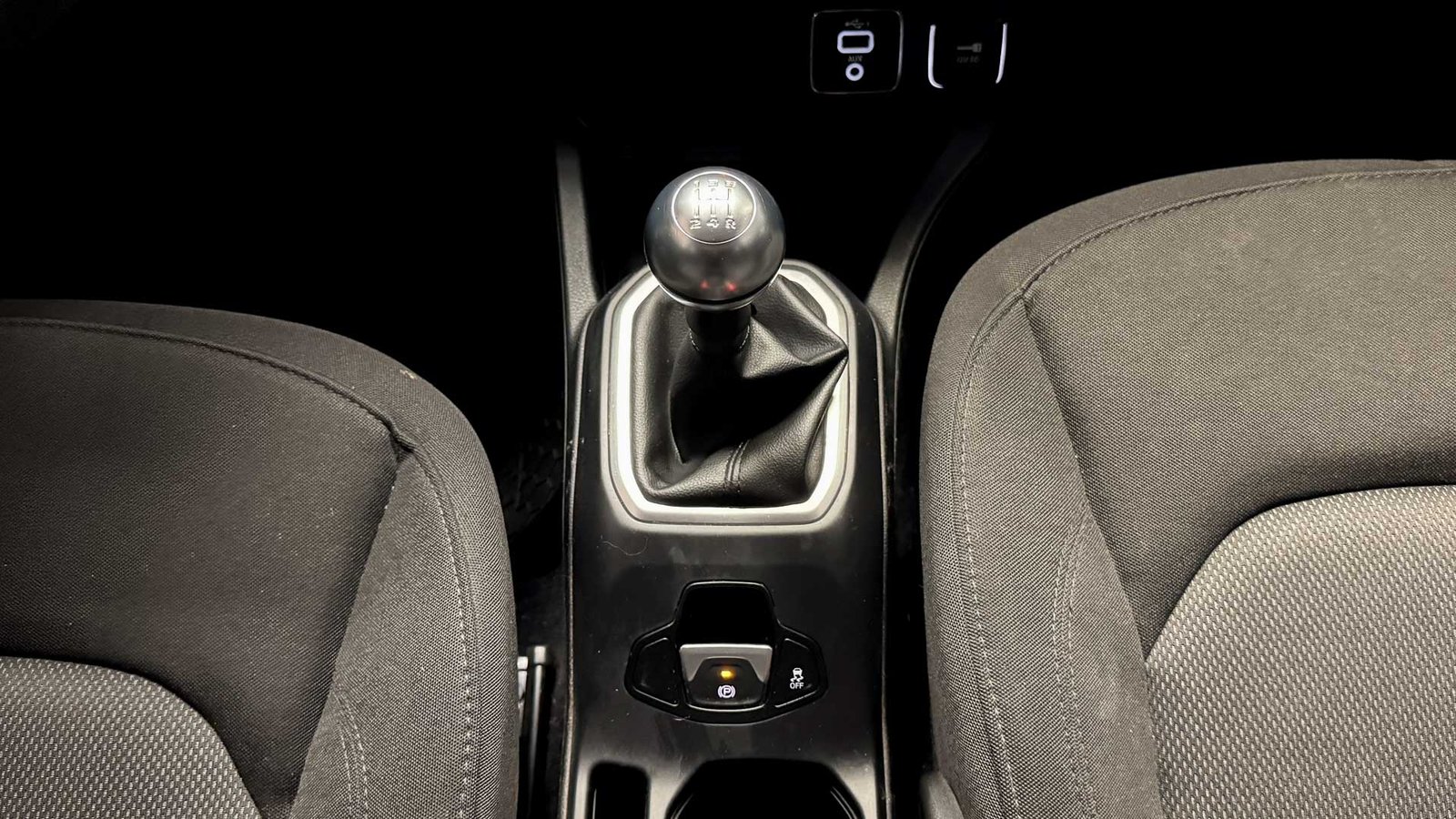 Jeep Renegade Sport LX MT 2023 - Imagen 18 de 20