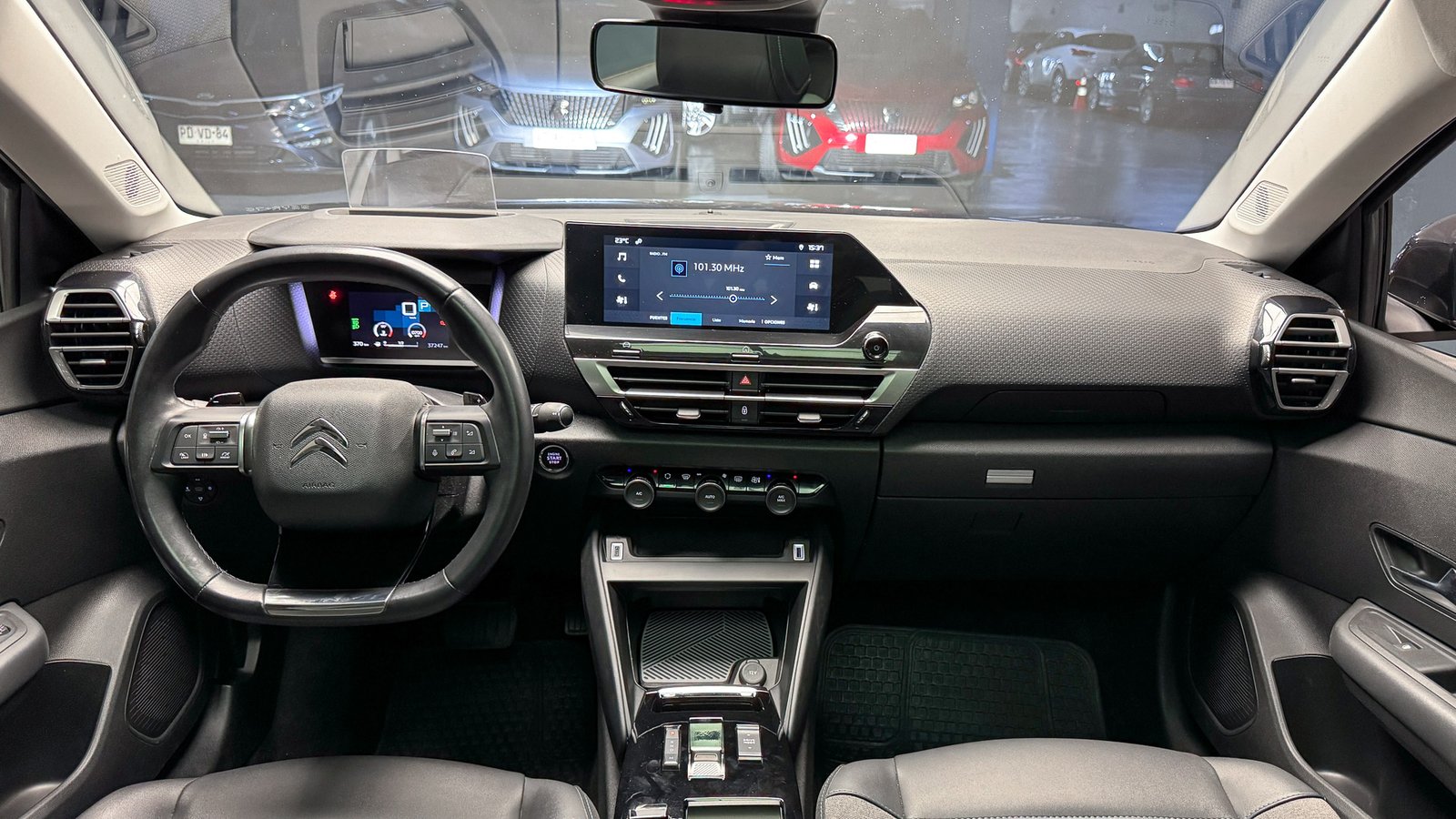 Citroën C4 Shine AT 1.2 2023 - Imagen 14 de 20