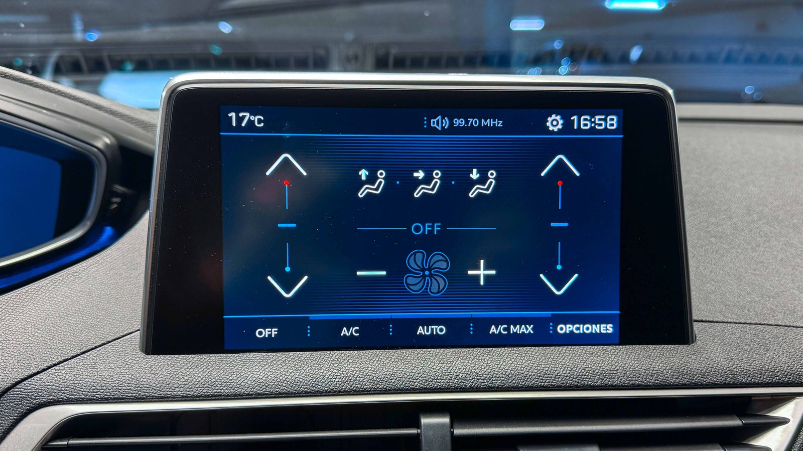 Peugeot 3008 Active 1.6 2018 - Imagen 18 de 20