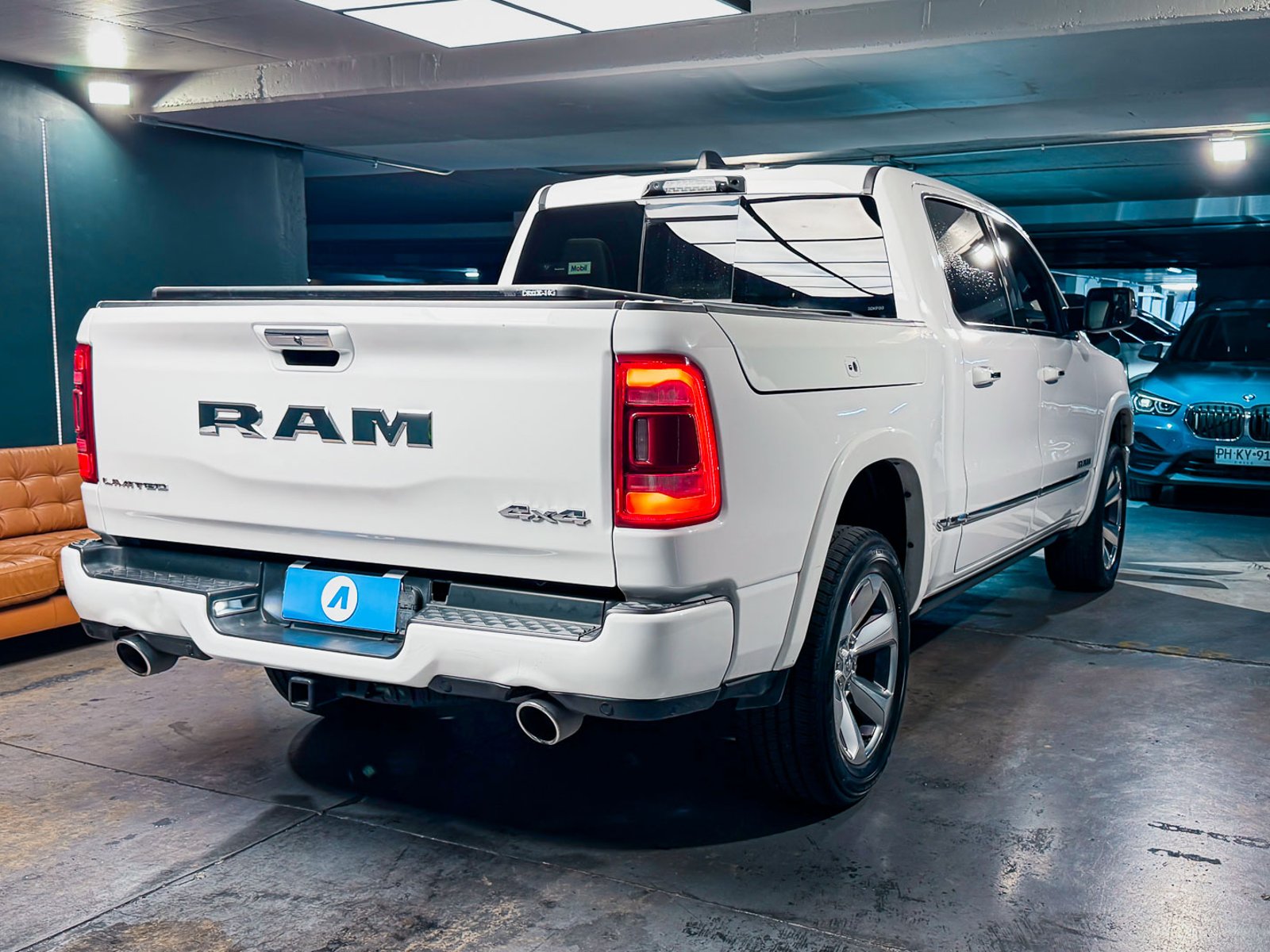 RAM 1500 Limited 4X4 5.7 AT 2022 - Foto 4 de 20