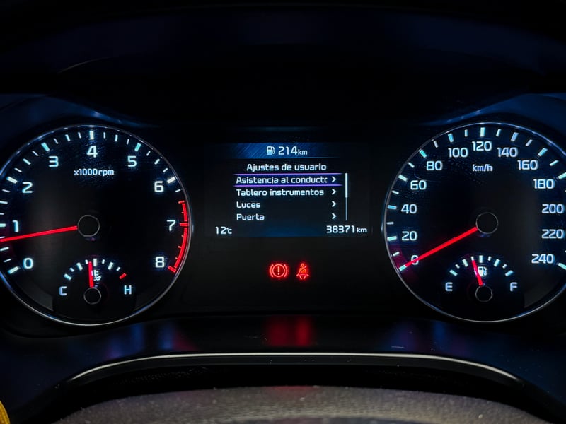Kia Cerato EX MT 1.6 2023 - Imagen 8 de 20