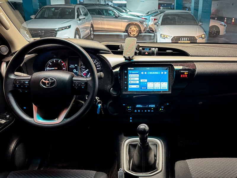 Toyota Hilux SR 4X2 MT 2.4 2025 - Imagen 15 de 20