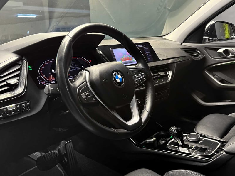 BMW 118i Sport Plus 1.5 2022 - Imagen 11 de 20