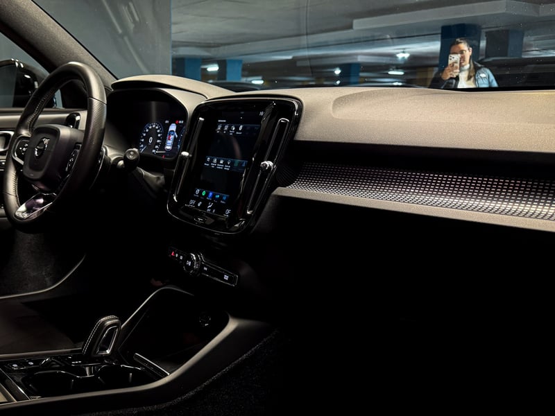 Volvo XC40 T5 R-Design 2.0 2020 - Imagen 13 de 20