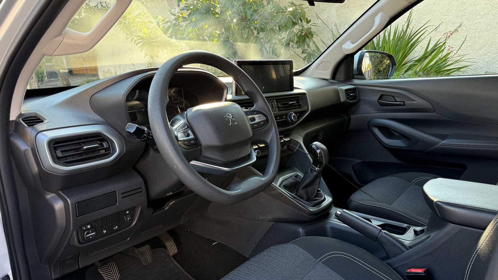 Peugeot Landtrek Active Blue HDI 2.2 2024 - Imagen 10 de 16