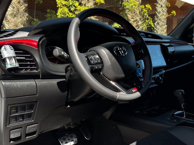 Toyota Hilux GRS 4WD AT 2.8 2025 - Imagen 11 de 20