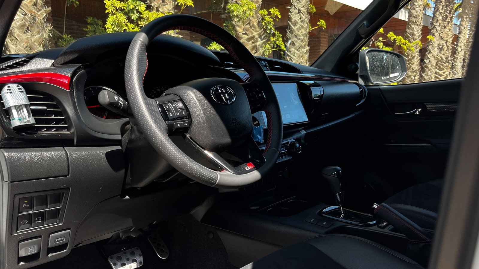 Toyota Hilux GRS 4WD AT 2.8 2025 - Imagen 11 de 20
