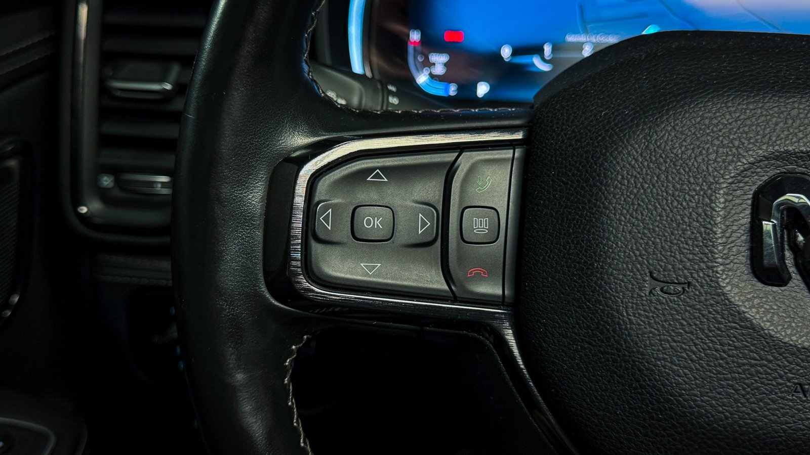 RAM 1500 Limited 4X4 5.7 AT 2024 - Imagen 12 de 20
