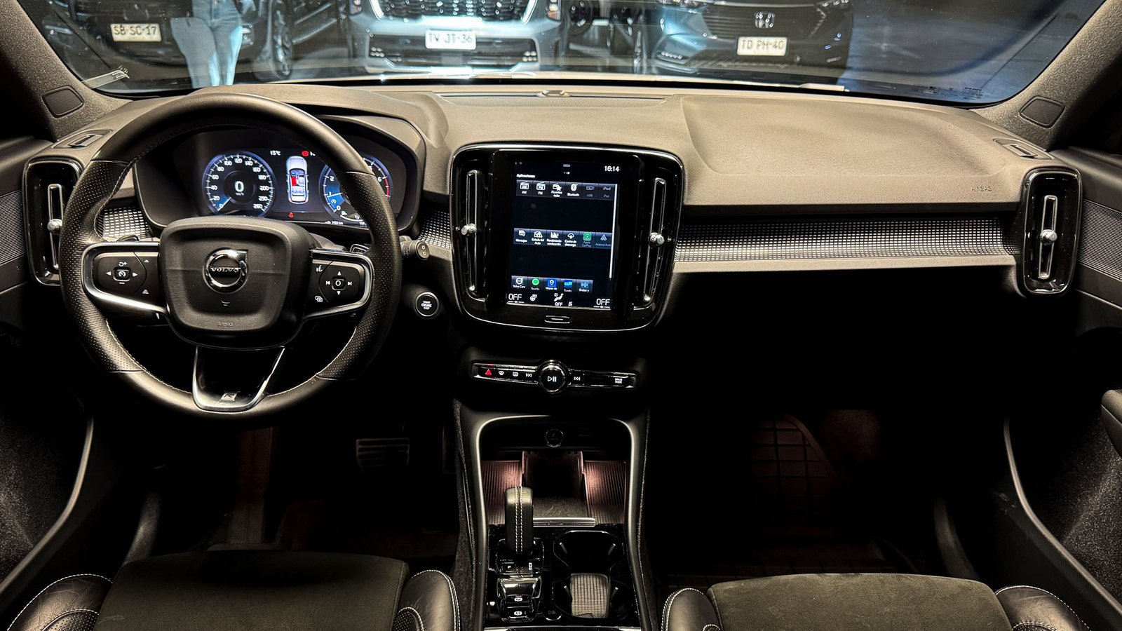 Volvo XC40 T5 R-Design 2.0 2020 - Imagen 14 de 20