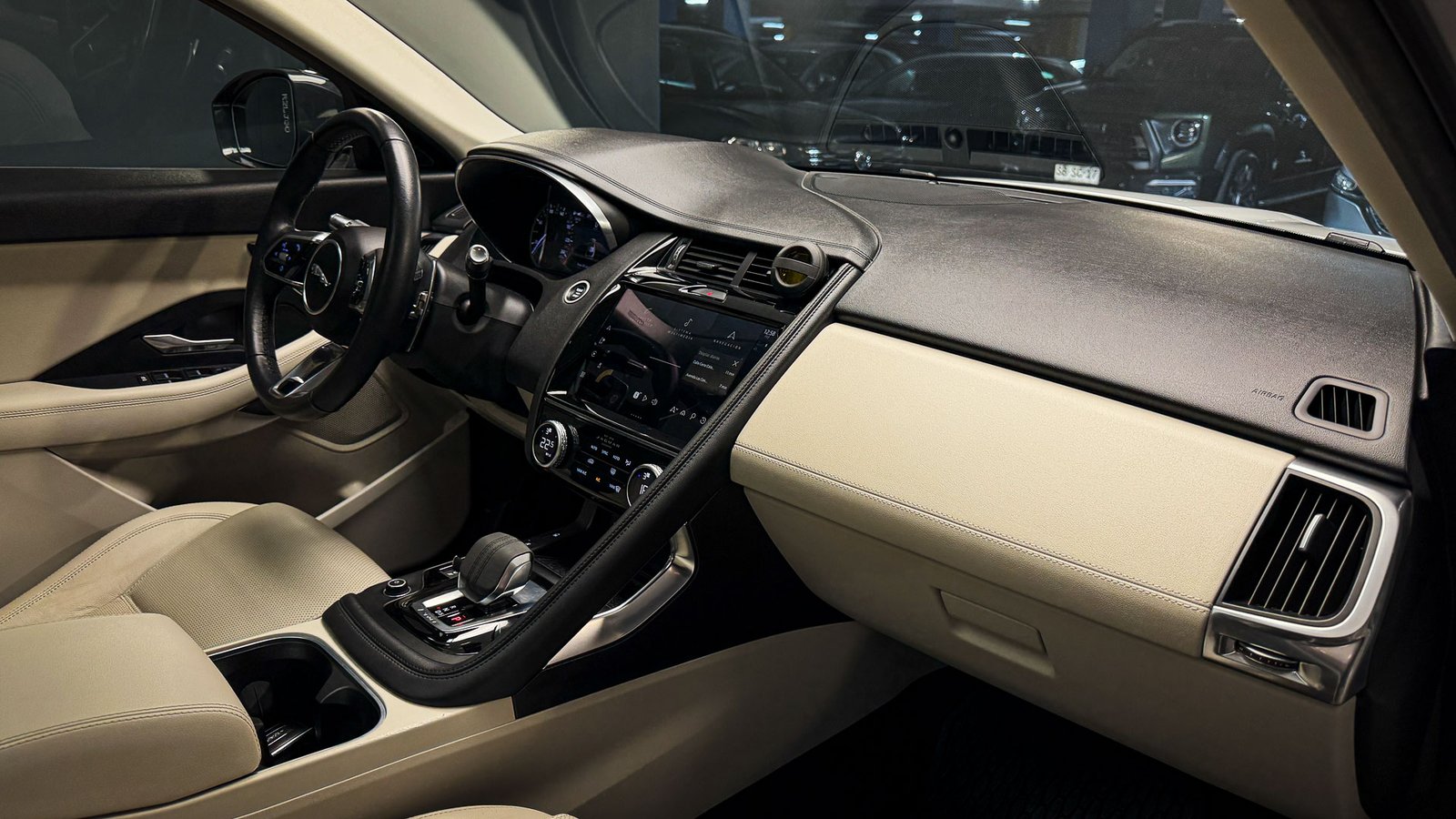Jaguar E-Pace S AWD 2.0 2022 - Imagen 12 de 20