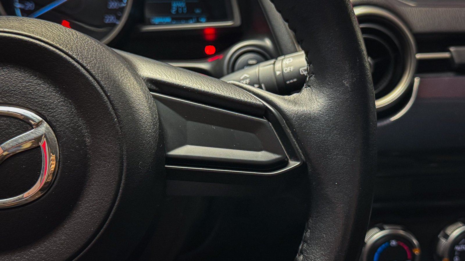 Mazda 2 SPORT 1.5 V HB 2021 - Imagen 10 de 20