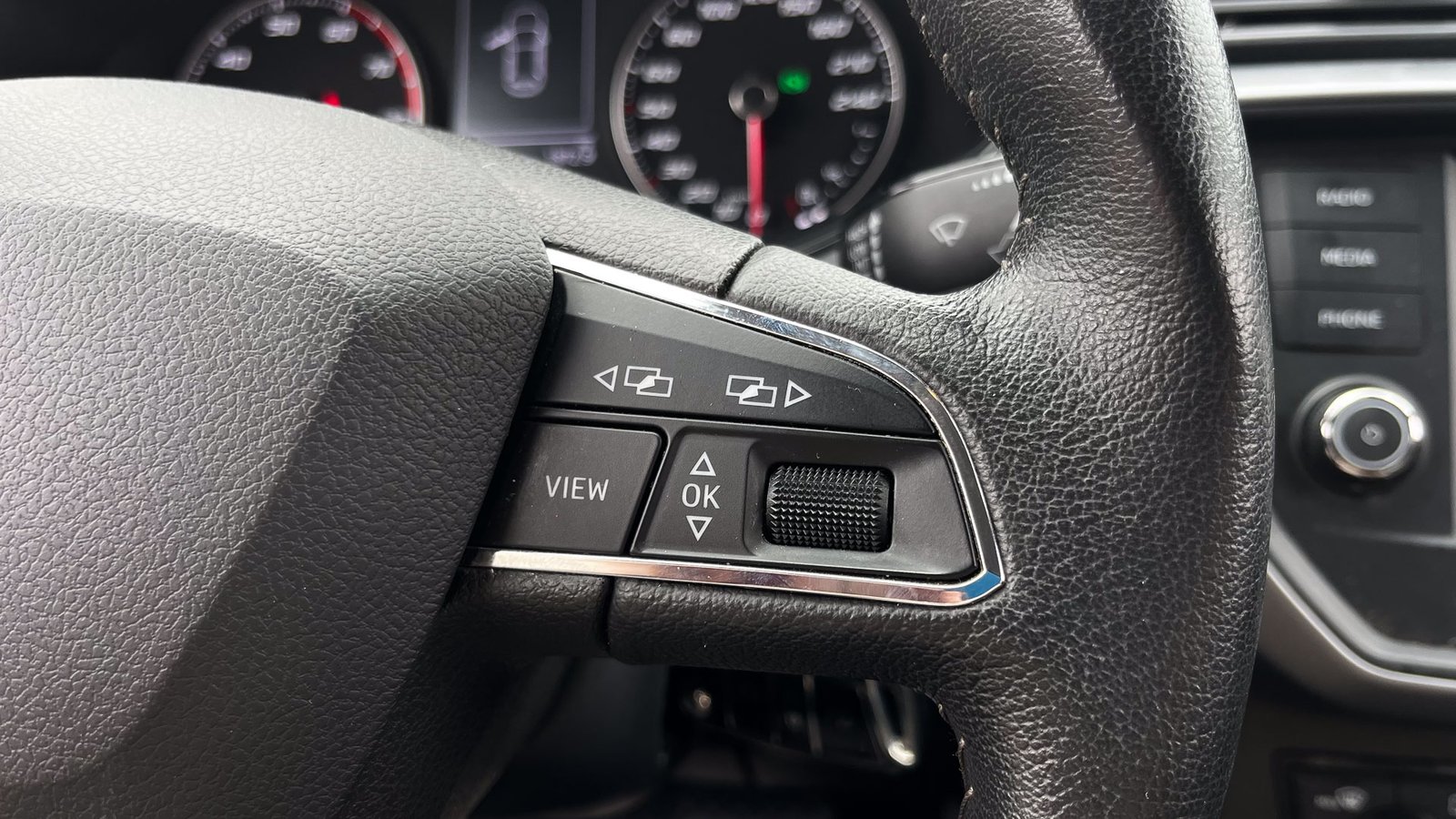SEAT Ibiza Style 1.6 AT 2021 - Imagen 10 de 20