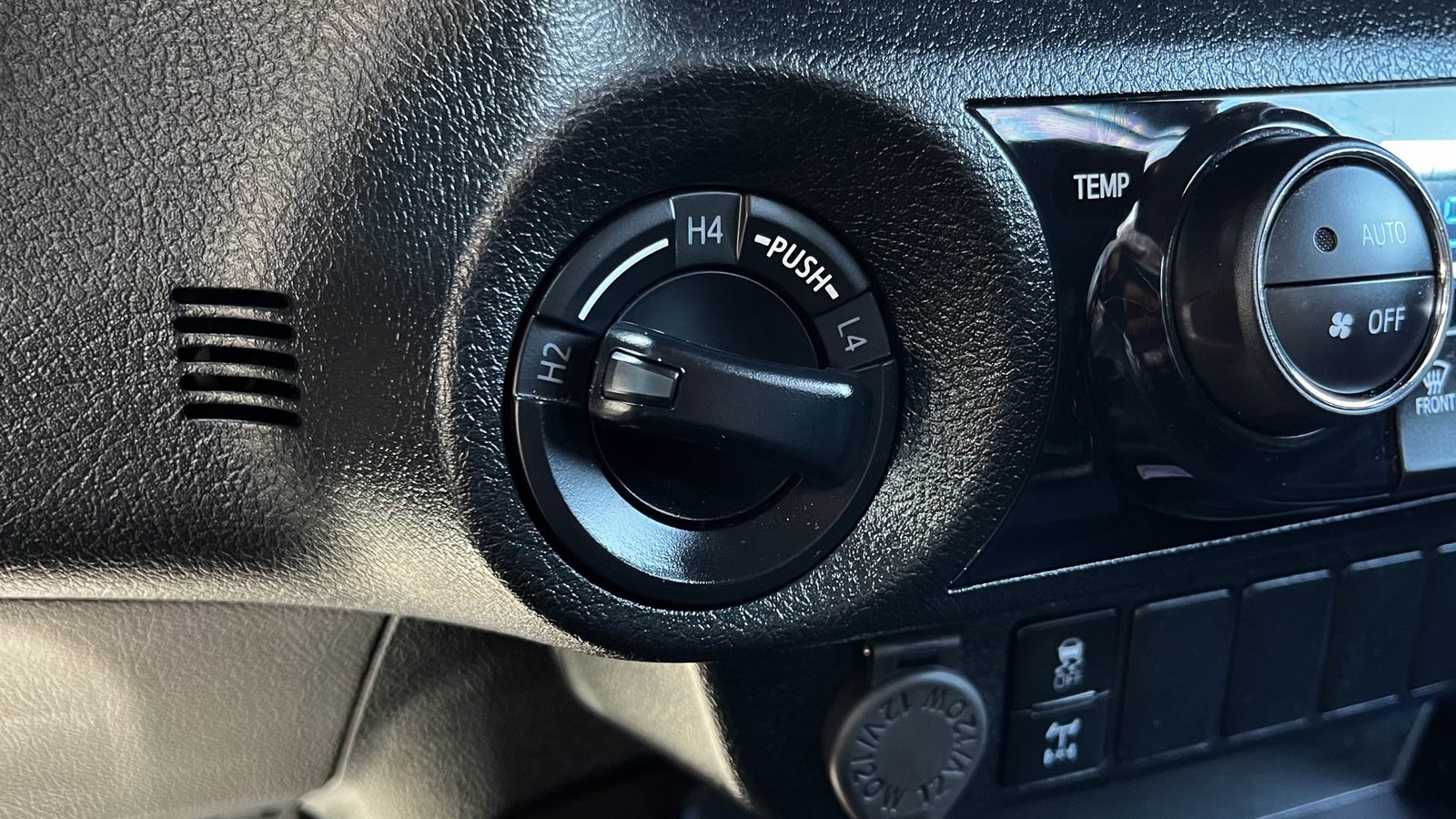 Toyota Hilux GRS 4WD AT 2.8 2025 - Imagen 18 de 20