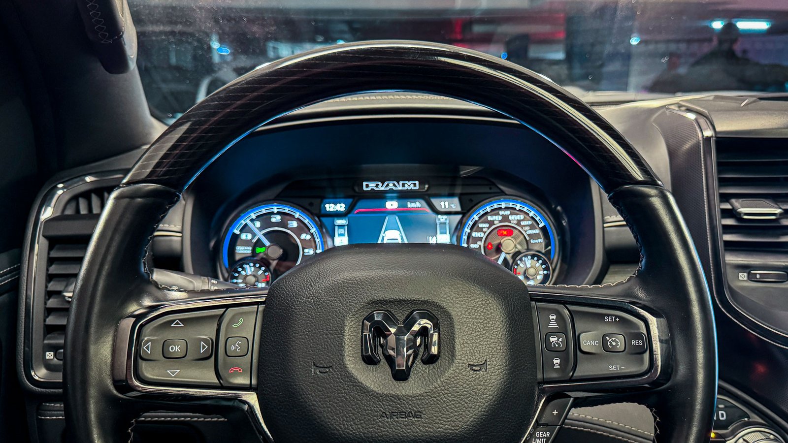 RAM 1500 Limited 4X4 5.7 AT 2022 - Imagen 9 de 20