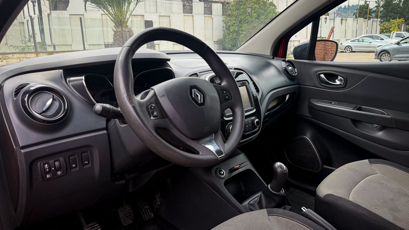 Renault Captur Expression 1.5 2016 - Imagen 12 de 20