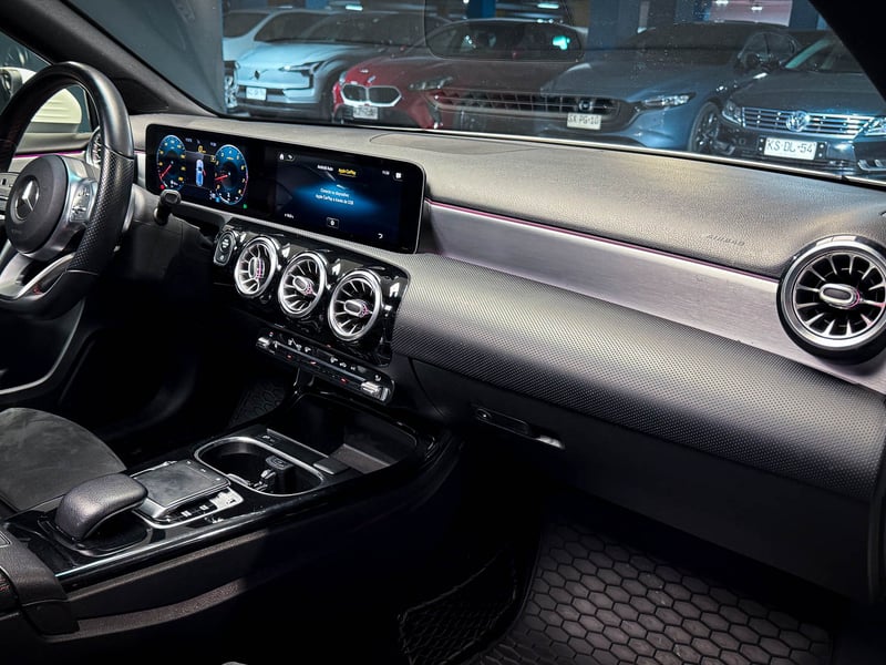 Mercedes-Benz A250 AMG Line 2.0 2019 - Imagen 13 de 20